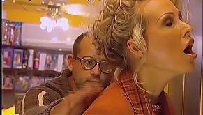 Real Hardcore Sex in Porn Shop - Pornokino Sex german