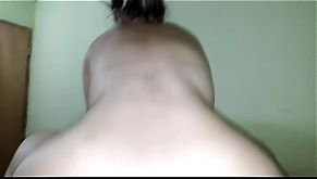 Ela ama fuder o cuzinho sentando gostoso