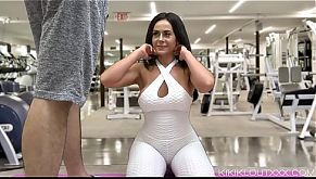 Yoga Milf Kiki Gets Her Mouth Stretched out By Big Cock