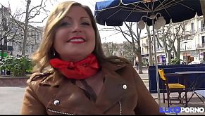 Andréa, esthéticienne coquine, se fait baiser dans tous les sens 15 min