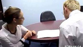 Секс очаровательной студентки с преподом