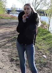 Мой парень кончил мне в рот в парке