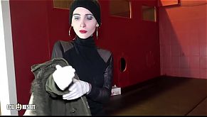 Gloryhole Handjob Lou Nesbit, Lia Louise 8 min