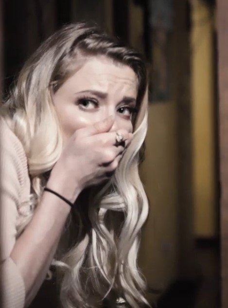 За Закрытыми Дверями - с русским переводом За Закрытыми Дверями - с русским переводом